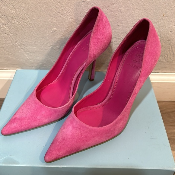 Guess pump heels - Picture 2 of 7